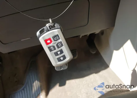 2017 Toyota Sienna Xle/Limited из США, поврежденный, VIN 5TDYZ3DC8HS889430